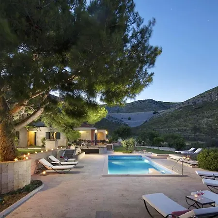 Panoramic In Prgomet, Sea View And Private Pool Plano